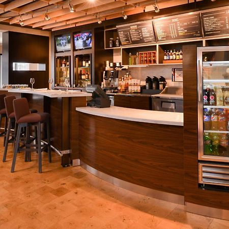 Courtyard By Marriott Toledo North Hotel Ngoại thất bức ảnh
