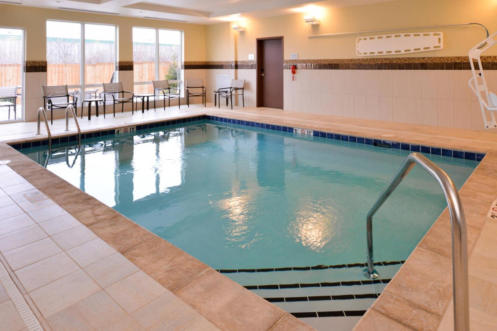 Courtyard By Marriott Toledo North Hotel Ngoại thất bức ảnh