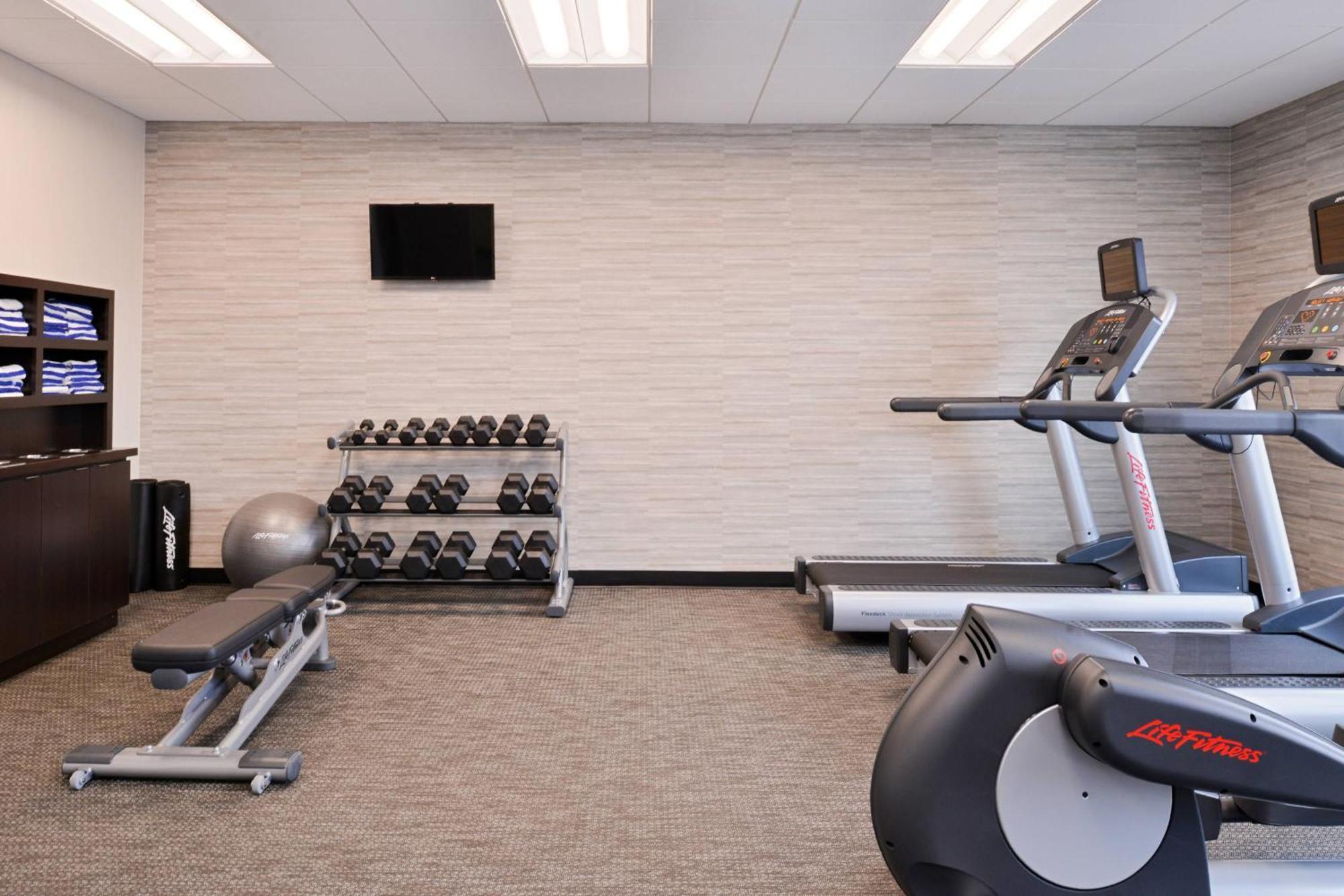 Courtyard By Marriott Toledo North Hotel Ngoại thất bức ảnh