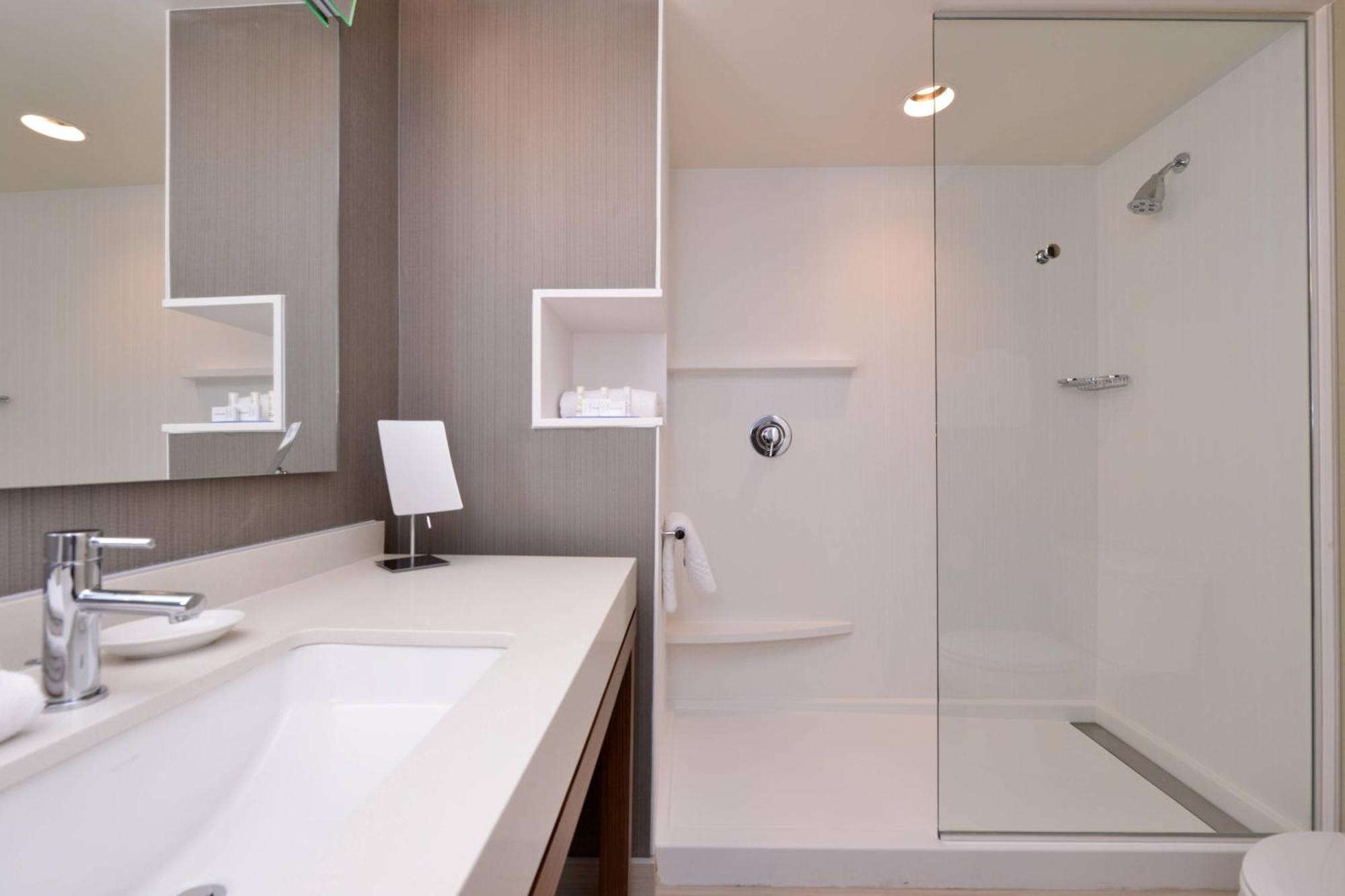 Courtyard By Marriott Toledo North Hotel Ngoại thất bức ảnh